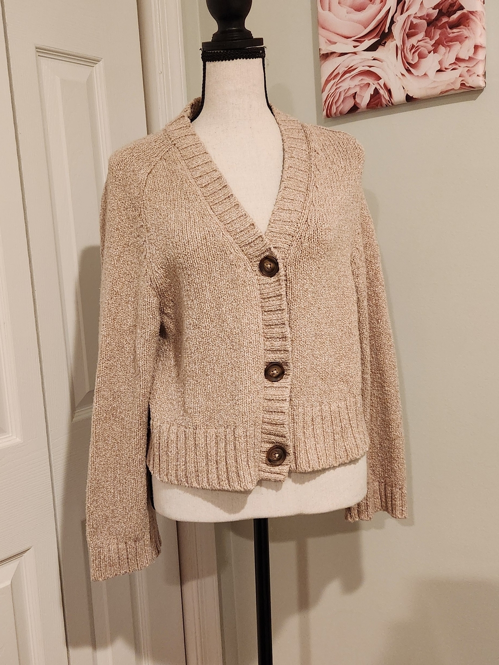 Abercrombie & Fitch Beige Button-Front Women's Cardigan